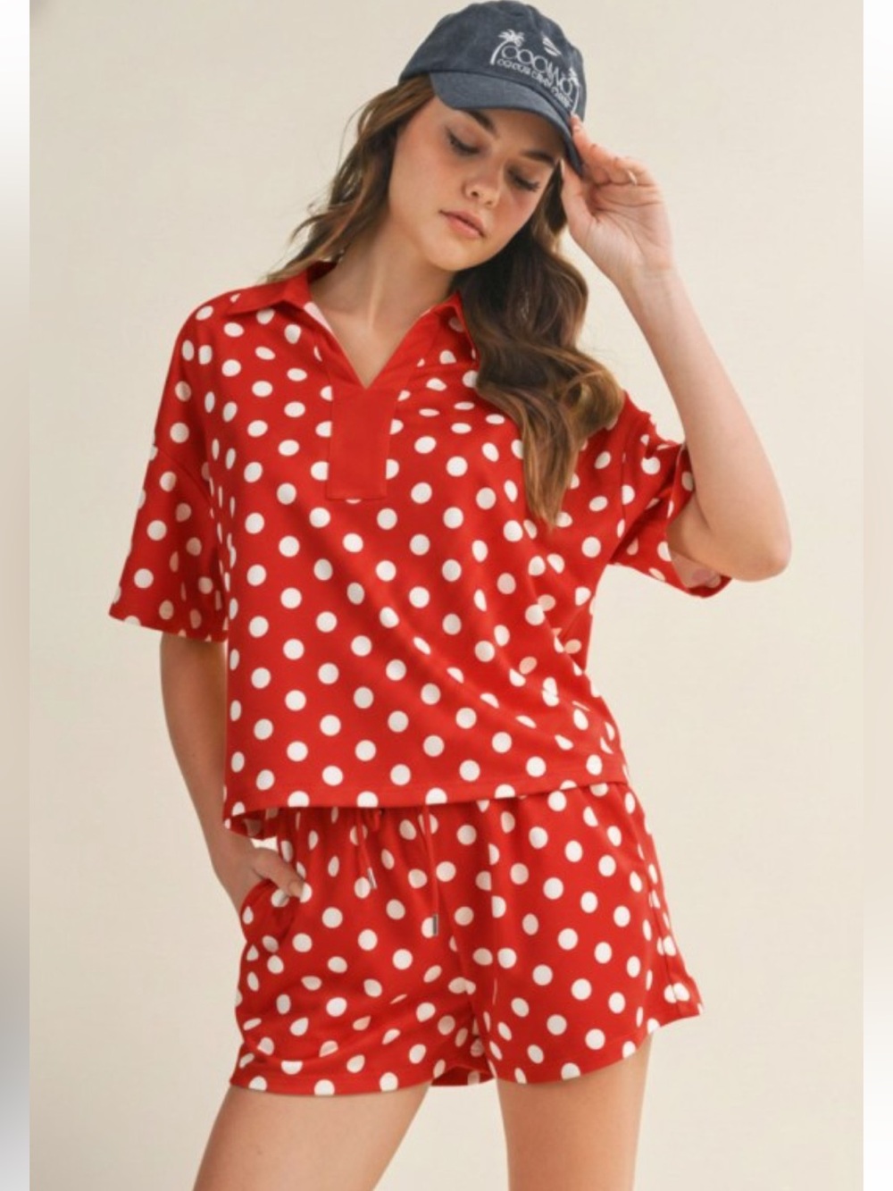939. Red polka dot short sleeve shorts set